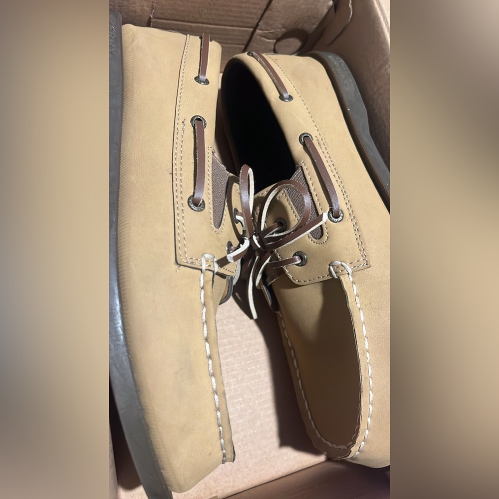 Men's Tan Boat Shoes